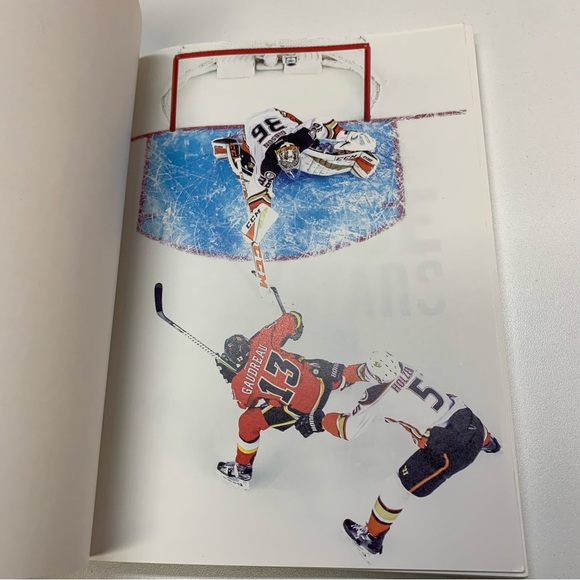 NHL Fast Ice Superstars Book - Picture 4 of 6